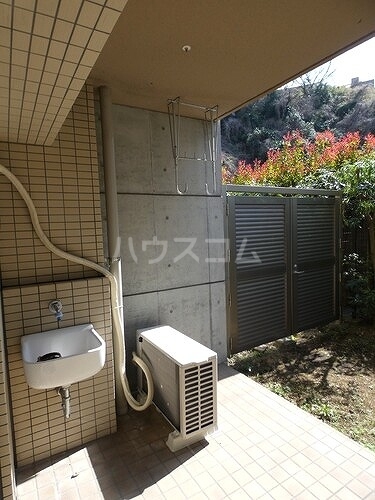 22/25 エントランス