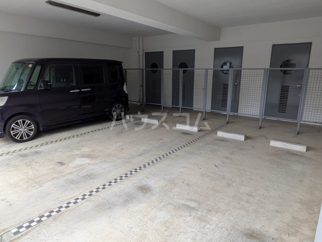 26/30 駐車場