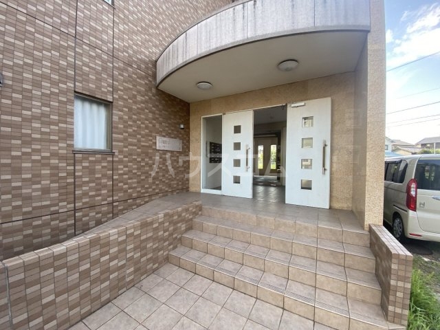 28/30 エントランス