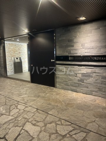 13/19 エントランス