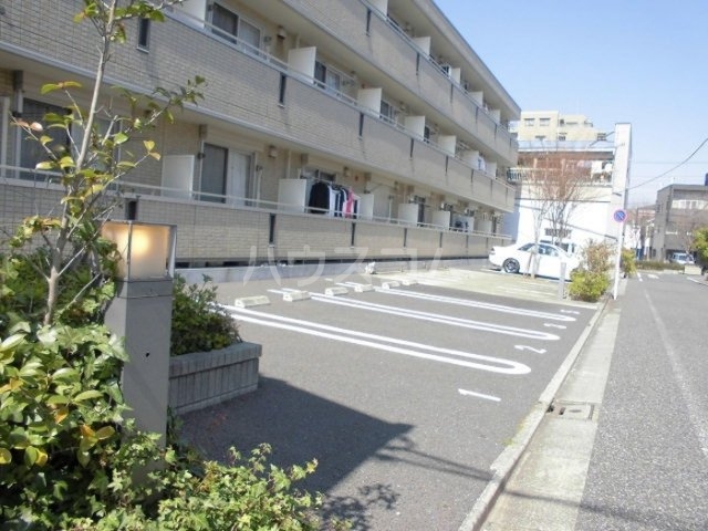 17/27 駐車場