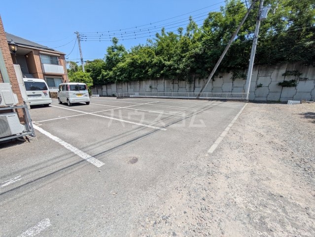 16/17 駐車場