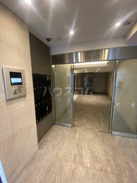 18/25 エントランス