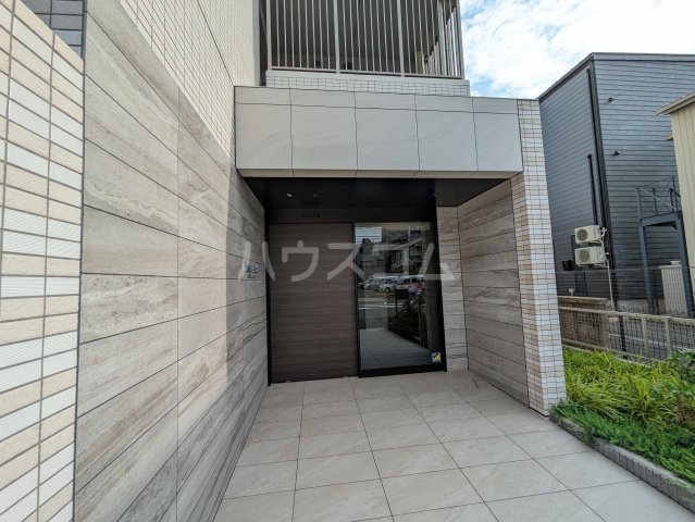 14/20 エントランス