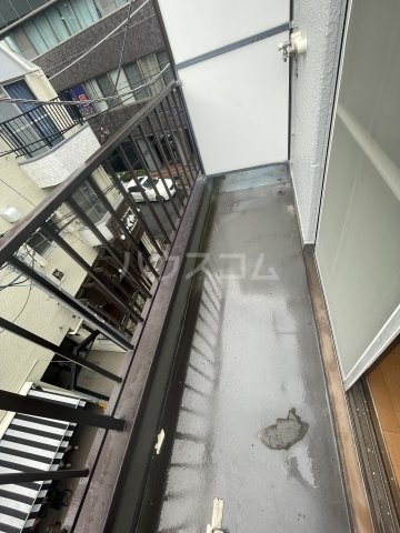 13/22 バルコニー