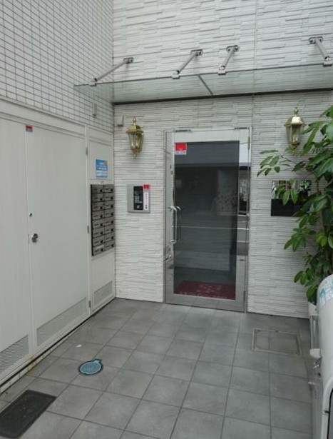 15/23 エントランス