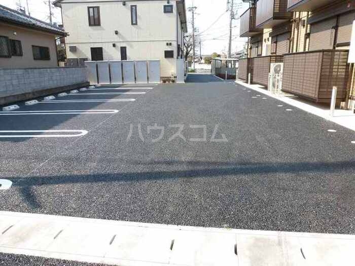 18/22 駐車場