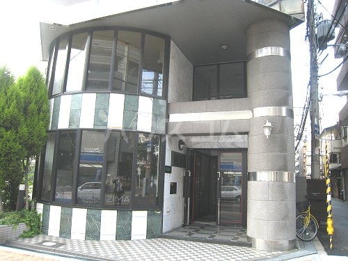 26/30 エントランス