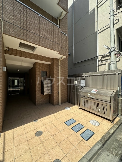 19/28 エントランス