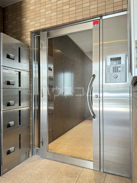 20/28 エントランス