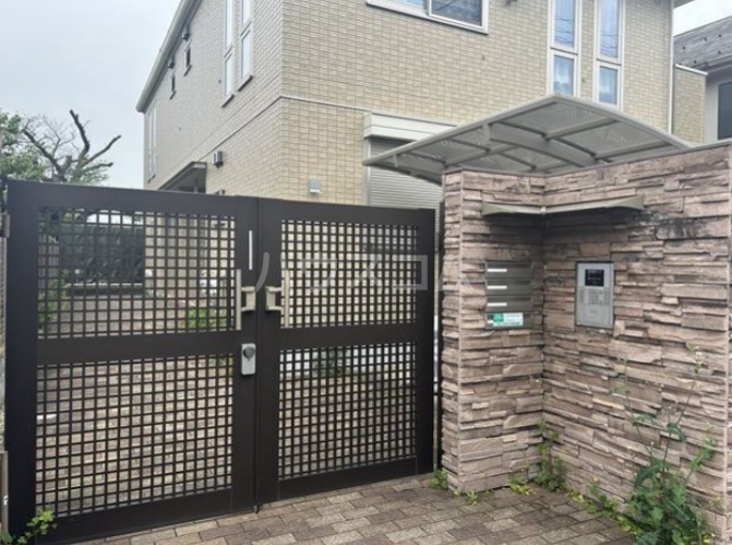 2/3 エントランス