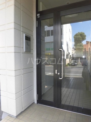 22/26 エントランス