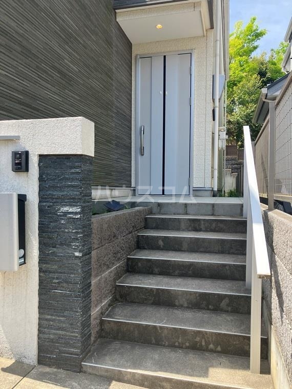 17/28 エントランス