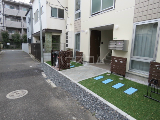 26/30 エントランス