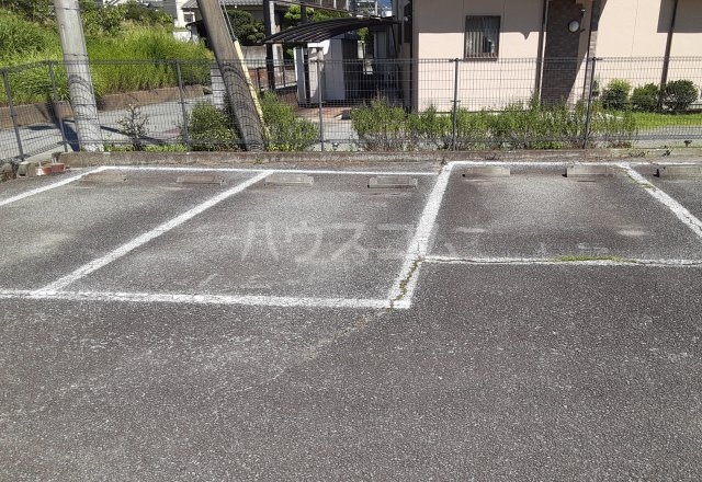 17/18 駐車場