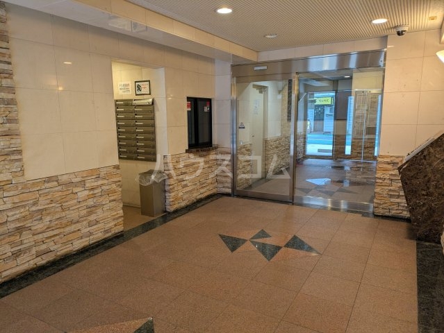 22/30 エントランス