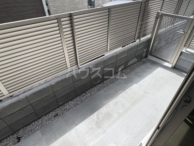 20/27 バルコニー