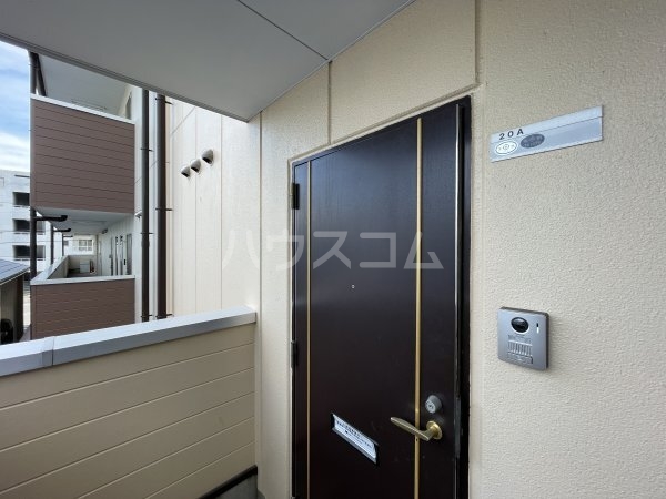 20/30 エントランス