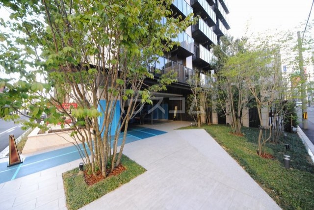 17/27 エントランス