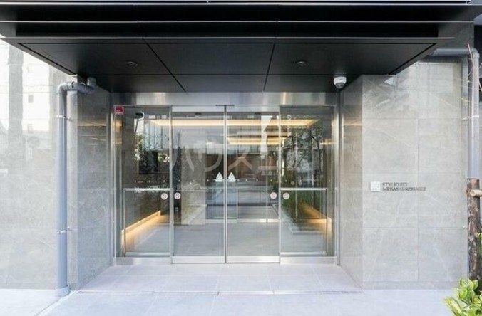 16/18 エントランス