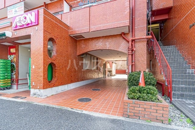 18/21 エントランス