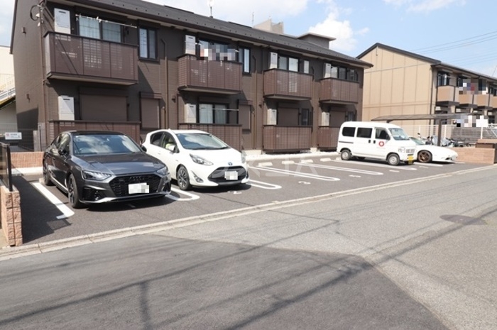 15/17 駐車場