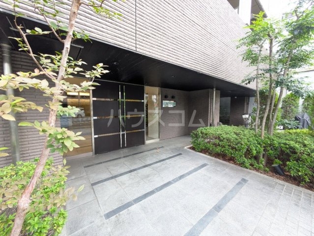 28/30 エントランス