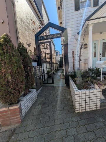 15/23 エントランス