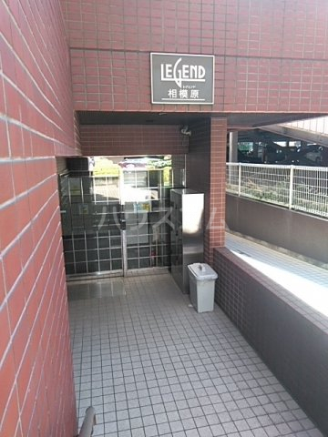 28/30 エントランス