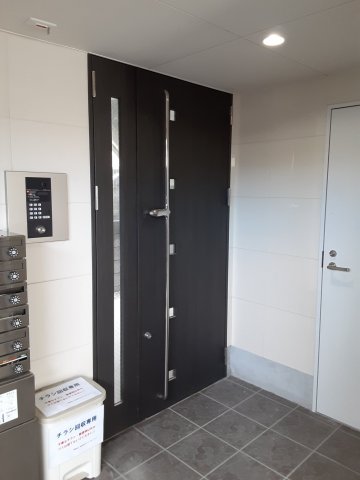 25/30 エントランス