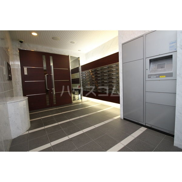 20/28 エントランス