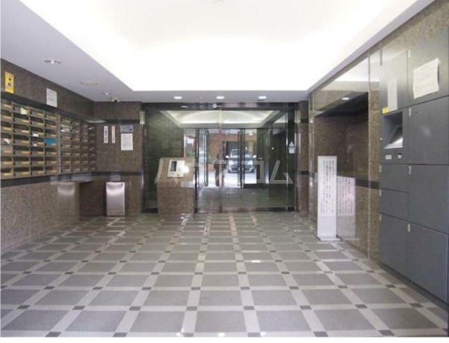 15/17 エントランス