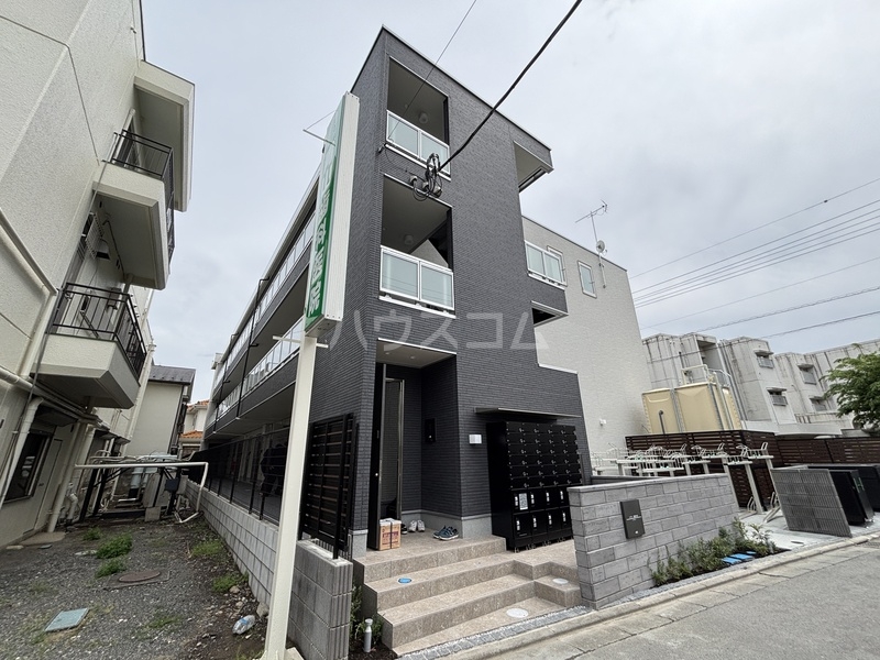 25/30 エントランス