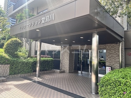 21/29 エントランス