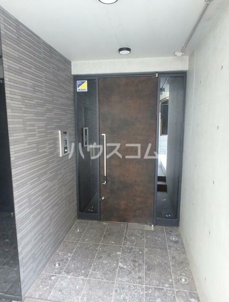 16/21 エントランス