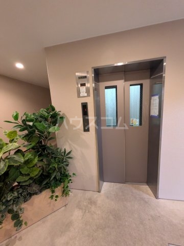 21/30 エントランス