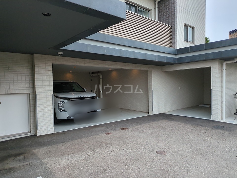 28/30 駐車場