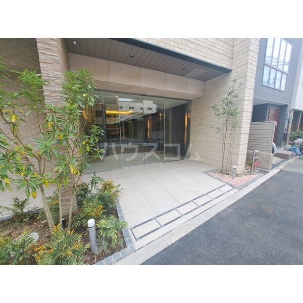 17/25 エントランス