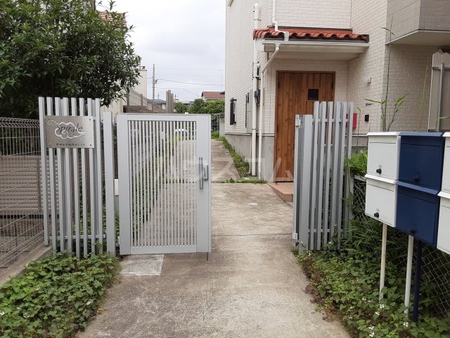 16/19 エントランス