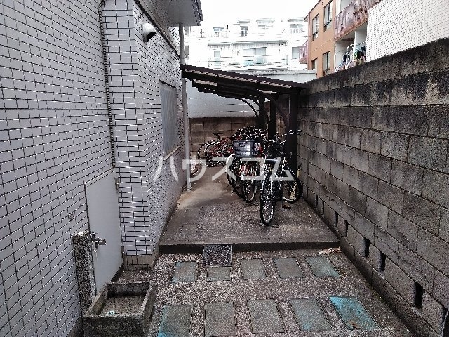 16/21 エントランス