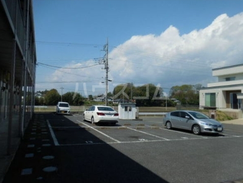 22/30 駐車場