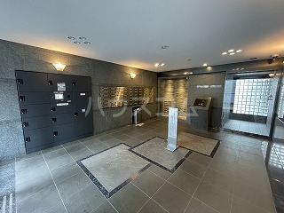 21/29 エントランス