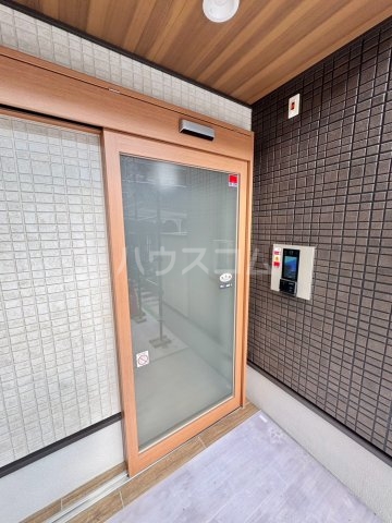 21/28 エントランス