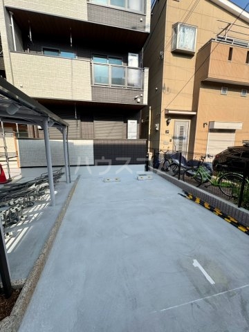 22/28 駐車場