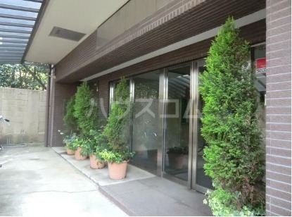 14/15 エントランス