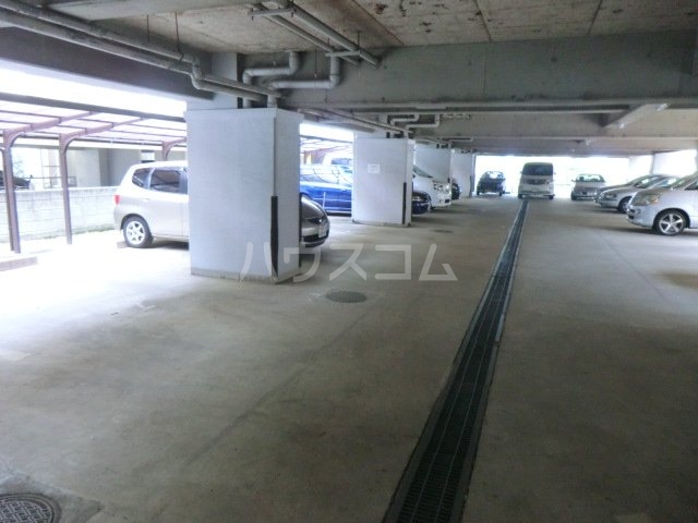 22/30 駐車場