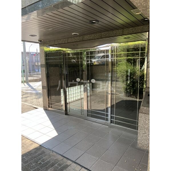 14/25 エントランス