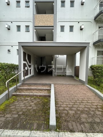 14/16 エントランス