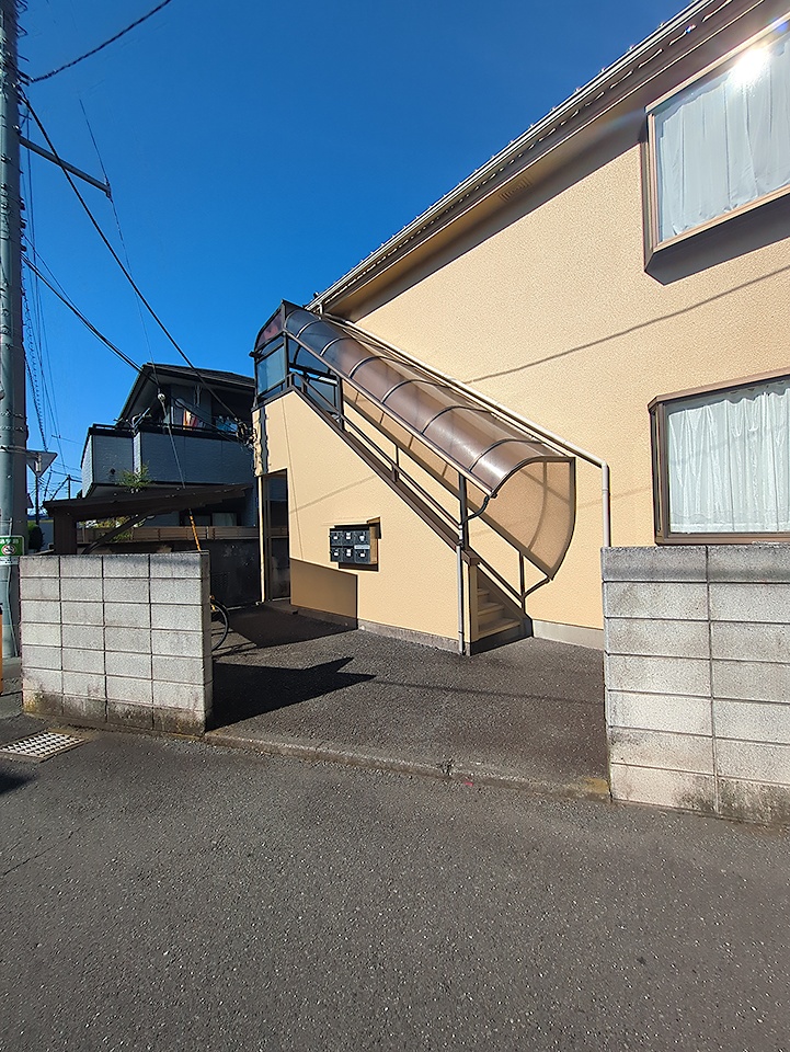 23/30 エントランス