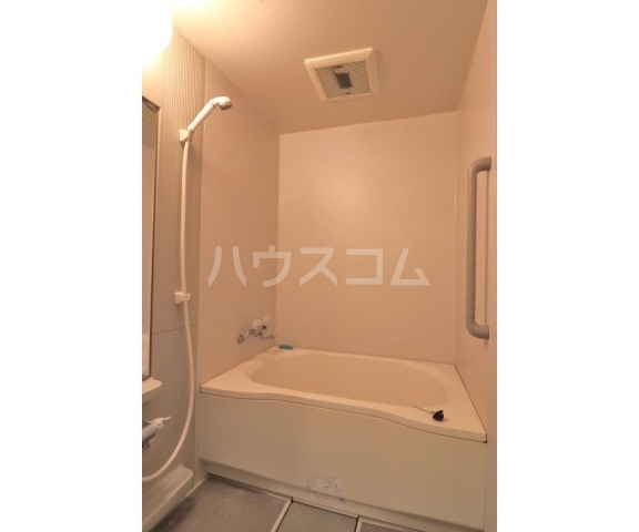 13/30 浴室